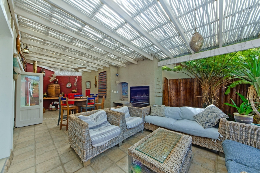 9 Bedroom Property for Sale in Leisure Isle Western Cape